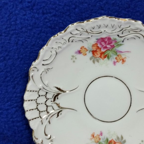 Vintage Floral and Gold Demitasse Cup and Saucer Set Unmarked AS IS - Picture 7 of 10